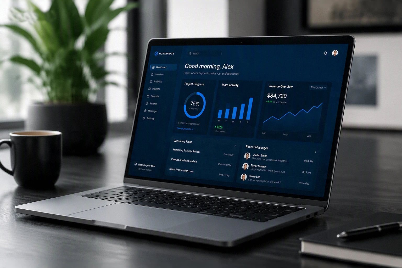 Mockup de laptop con diseño web profesional